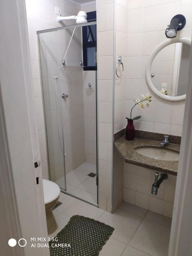 Apartamento amplo a menos de 400 metros da praia localizado próximo a praça da Brunella, área nobre do Guarujá. Esterno foto