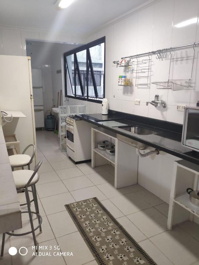 Apartamento amplo a menos de 400 metros da praia localizado próximo a praça da Brunella, área nobre do Guarujá. Esterno foto