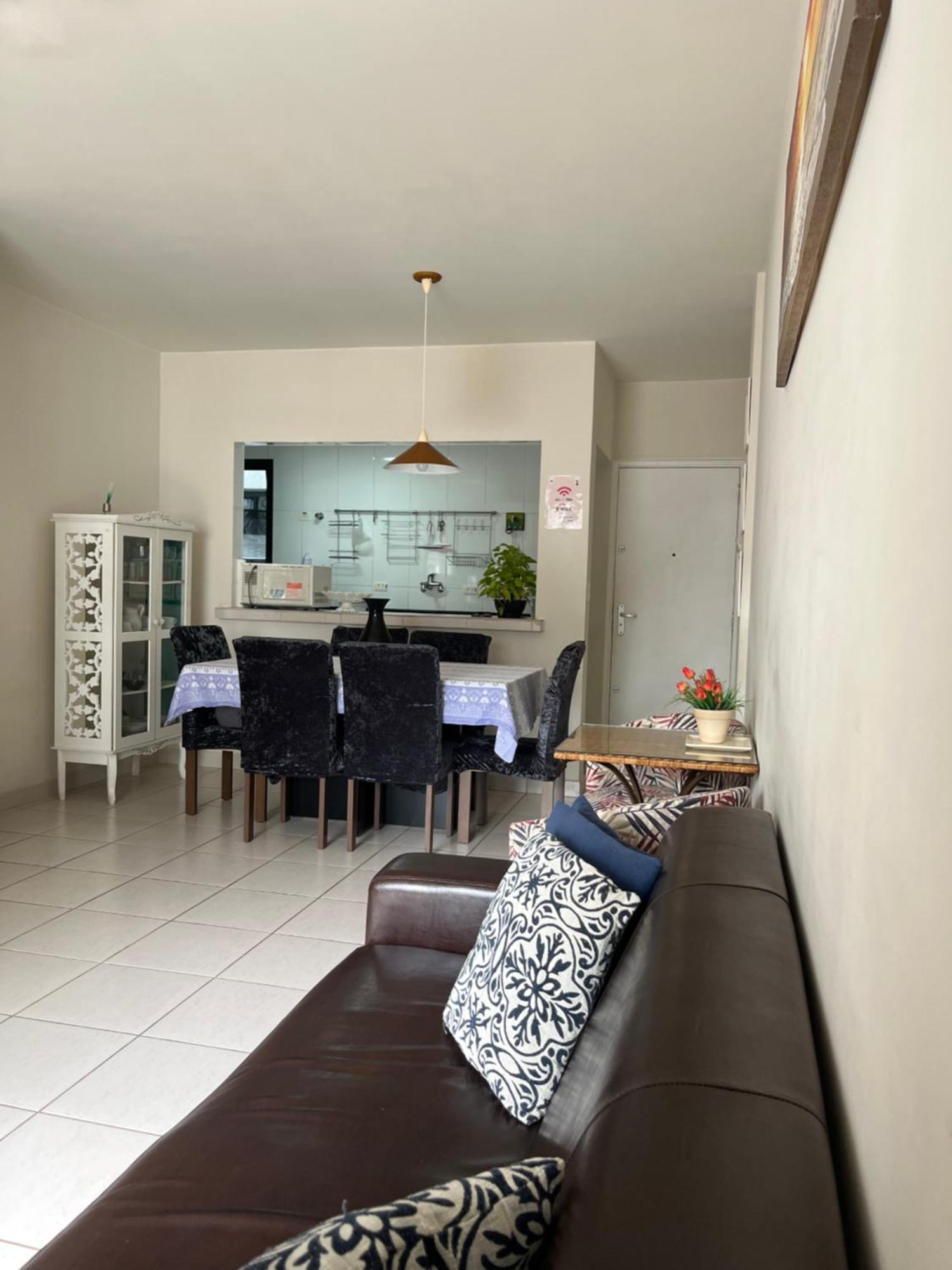 Apartamento amplo a menos de 400 metros da praia localizado próximo a praça da Brunella, área nobre do Guarujá. Esterno foto