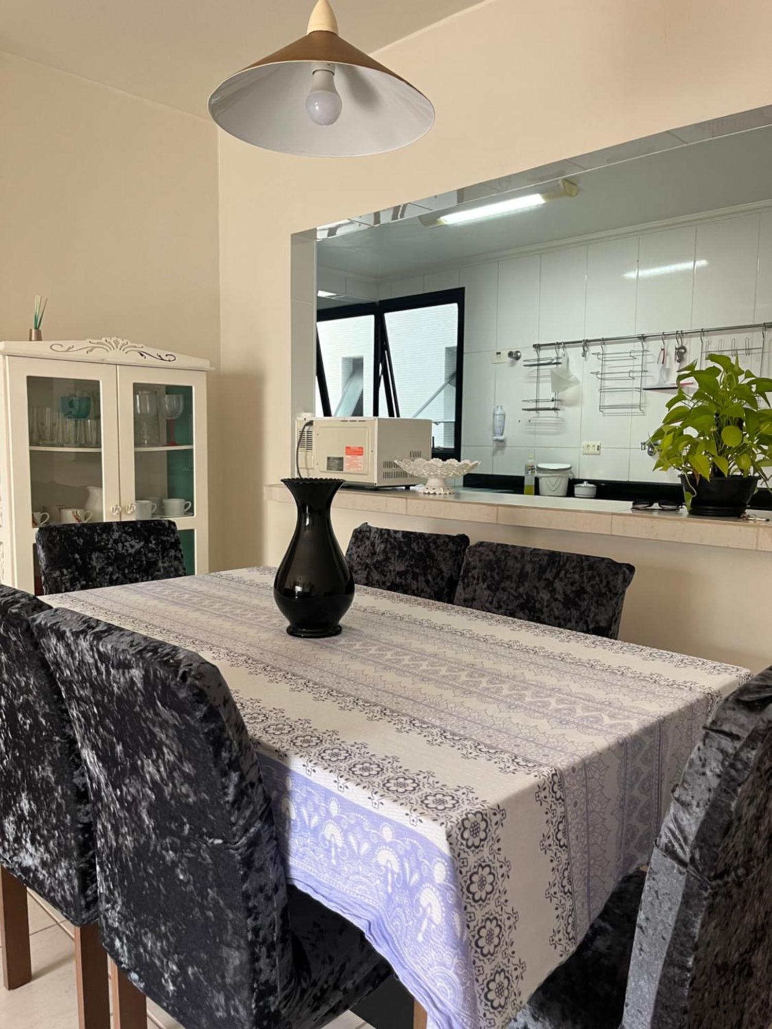 Apartamento amplo a menos de 400 metros da praia localizado próximo a praça da Brunella, área nobre do Guarujá. Esterno foto