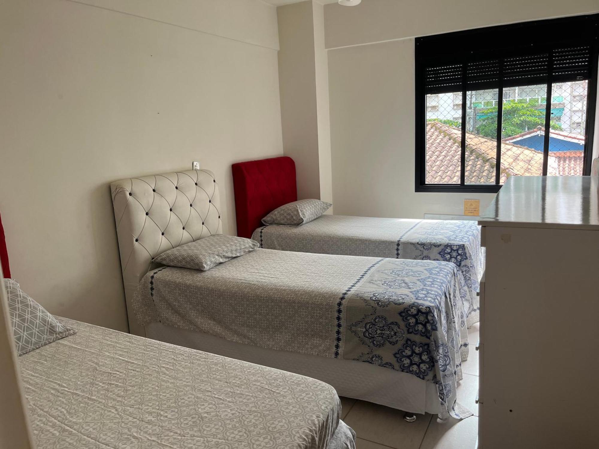 Apartamento amplo a menos de 400 metros da praia localizado próximo a praça da Brunella, área nobre do Guarujá. Esterno foto